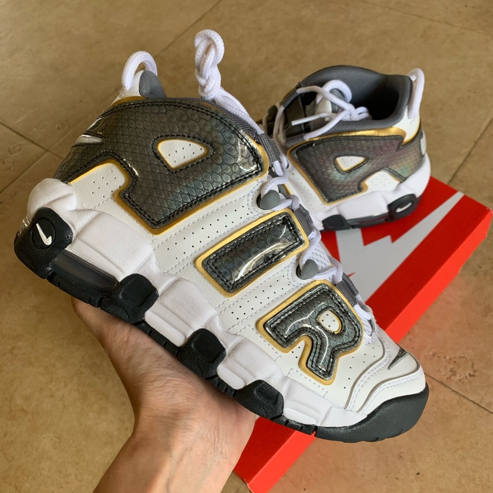 Nike Air more uptempo Snake Skin print US 6Y